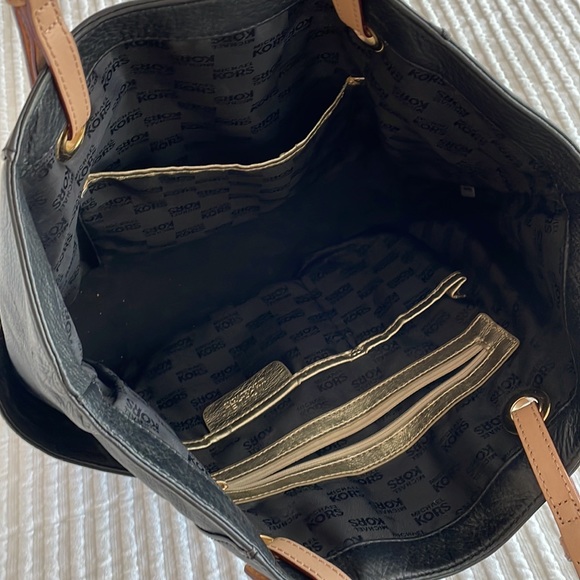Michael Kors Medium soft leather black tote - Picture 3 of 4